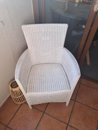 Poltrona da esterno in vimini bianco