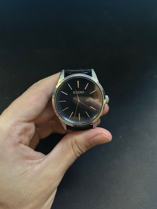 Reloj Seiko Solar Negro y Plateado