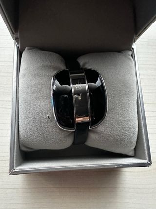 Reloj Calvin Klein Correa Cuero Negro y Plata