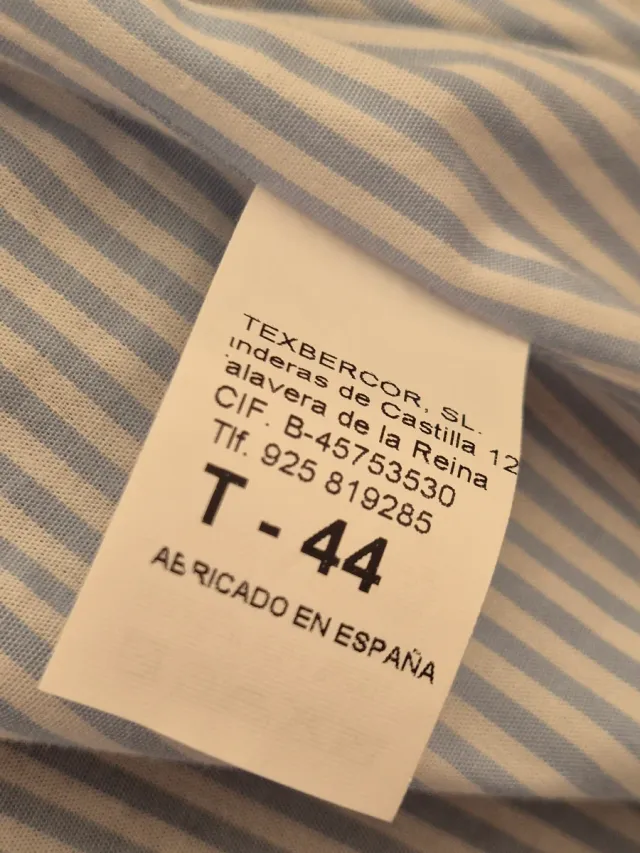 Chaqueta americana marrón con detalles azules