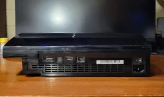 Sony Playstation 3 160GB + 2 Controller