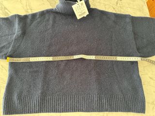 Jersey cuello alto azul marino