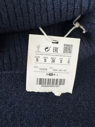 Jersey cuello alto azul marino