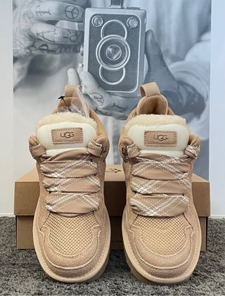 UGG Lowmel Sand