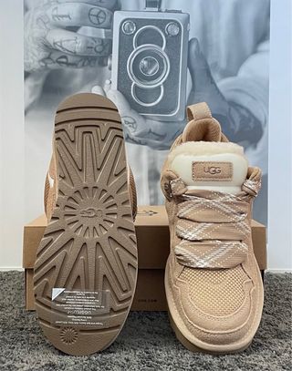 UGG Lowmel Sand