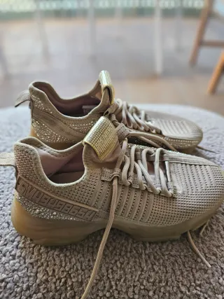 Zapatillas Steve Madden Beige y Doradas
