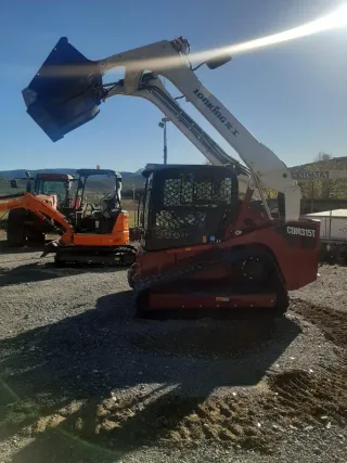 Mini cargadora LONKING CDM315T