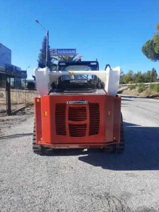 Mini cargadora LONKING CDM315T