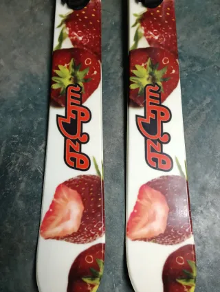 Esquís niña con fijaciones