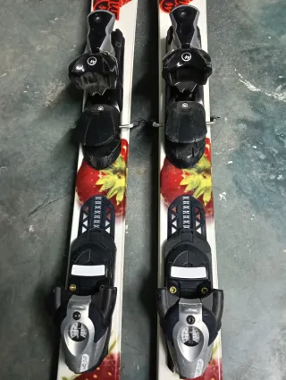 Esquís niña con fijaciones