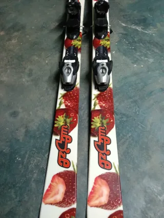 Esquís niña con fijaciones