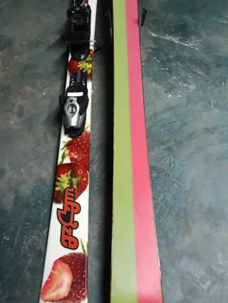 Esquís niña con fijaciones