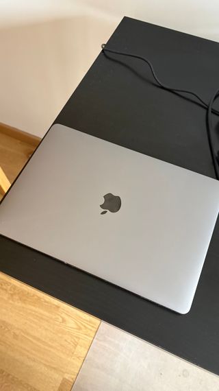 MacBook Pro 13 2018 i5 8GB