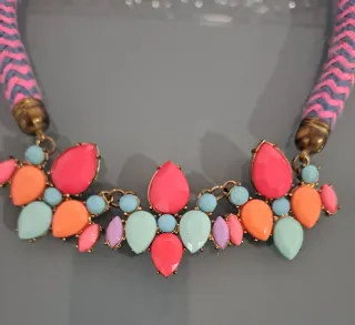 Collar fantasía piedras multicolor