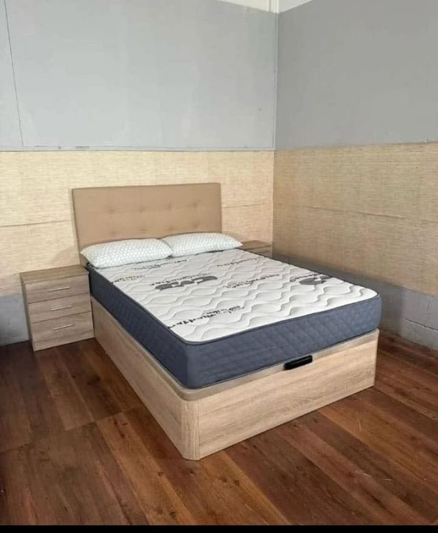 Canape de tela y madera