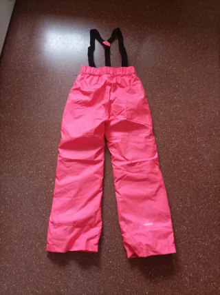 Pantalón de esquí rosa con tirantes