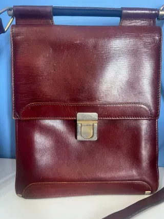 Borsello a tracolla in pelle bordeaux