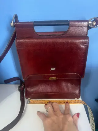 Borsello a tracolla in pelle bordeaux