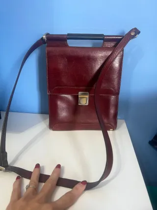 Borsello a tracolla in pelle bordeaux