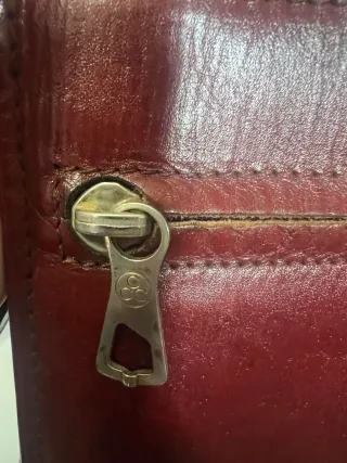 Borsello a tracolla in pelle bordeaux