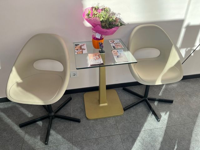 Juego 2 Sillas + Mesa Cristal