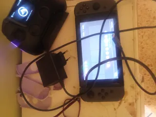 Nintendo Switch Negra + Mando