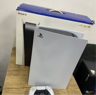Playstation 5 con mando pro y cascos wireless