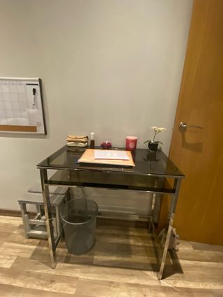 Scrivania in vetro e acciaio inossidabile