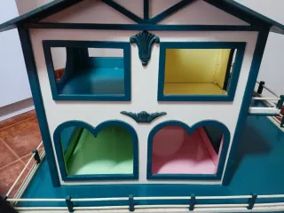 Casa de muñecas hecha a mano