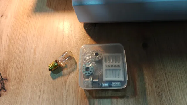 Máquina de coser AEG 795 completa