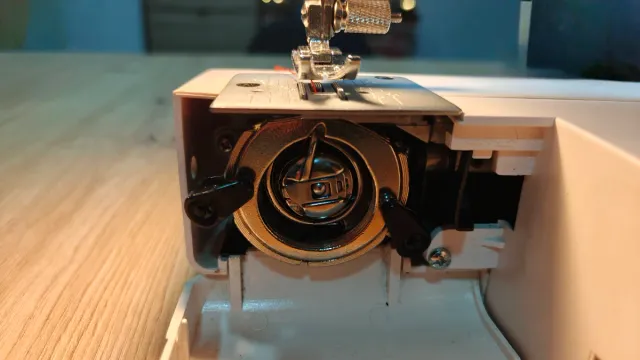 Máquina de coser AEG 795 completa