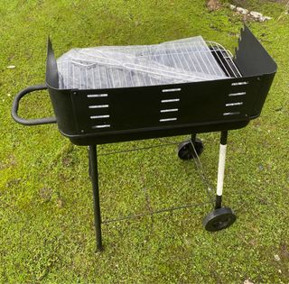 Barbecue portatile Leroy Merlín con un solo utilizzo