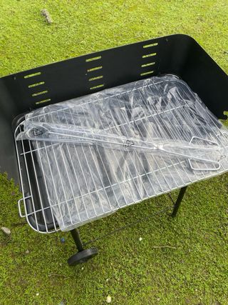 Barbecue portatile Leroy Merlín con un solo utilizzo