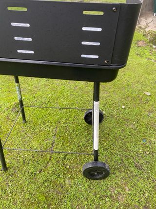 Barbecue portatile Leroy Merlín con un solo utilizzo