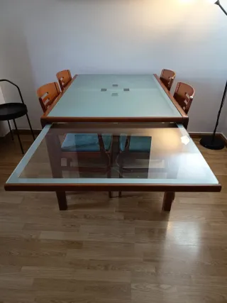 Mesa comedor + 4 sillas madera y cristal