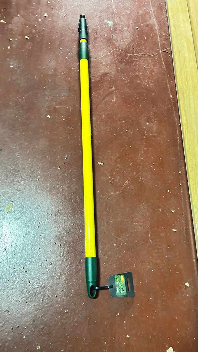 Cepillo de limpieza de césped artificial con palo