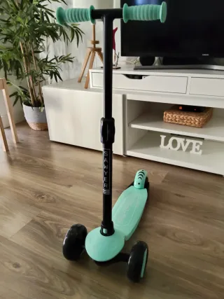 Patinete Sawyer Ruedas LED Ajustable