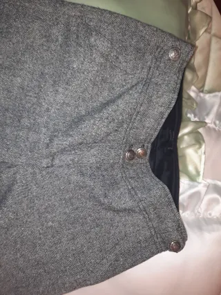 traje de pantalón gris