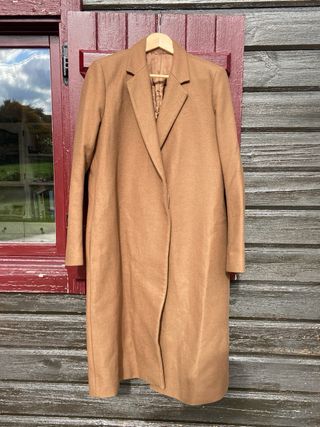 Abrigo de lana COS Talla 42 color camel