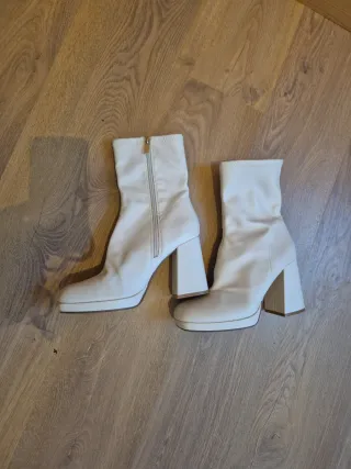 Botines beige plataforma tacón ancho