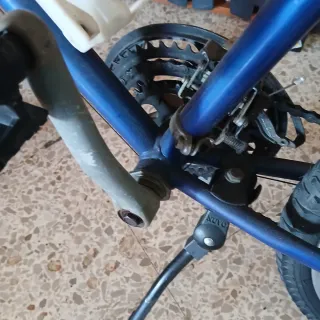 Bicicleta de montaña azul