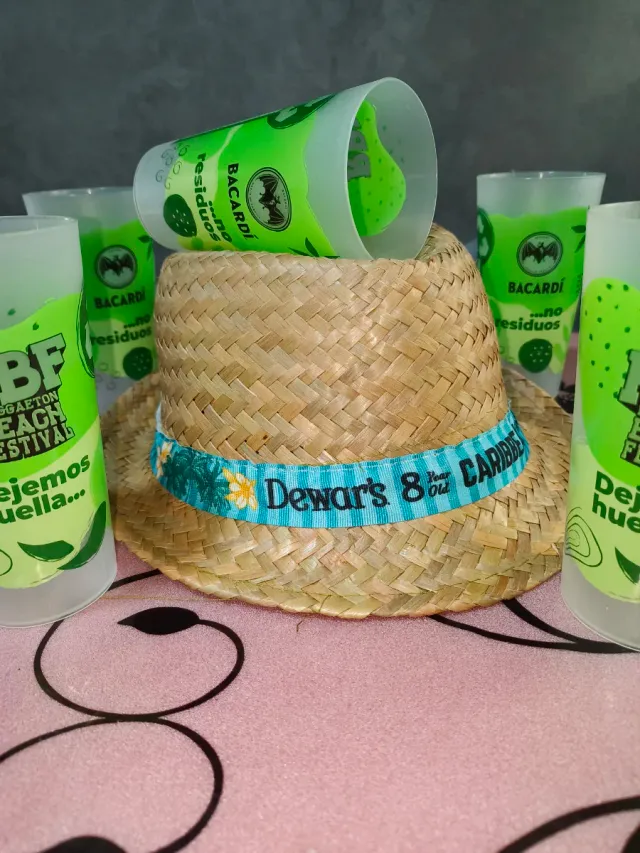 Pack sombreros de paja 80 disponibles