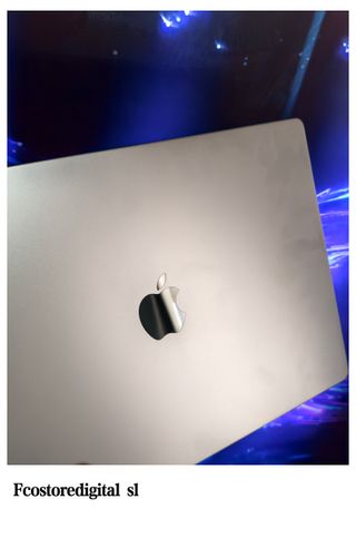 Macbook Pro 16" chip M3 Pro de 18/512gb - 100% bat