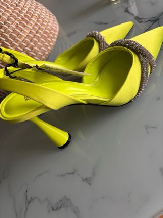 Zapatos Zara Talla 38 Brillantes