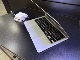 MacBook Air M1 2020 8GB 245GB