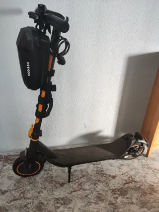 Patinete eléctrico  .sin batería