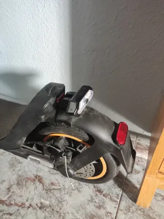 Patinete eléctrico  .sin batería