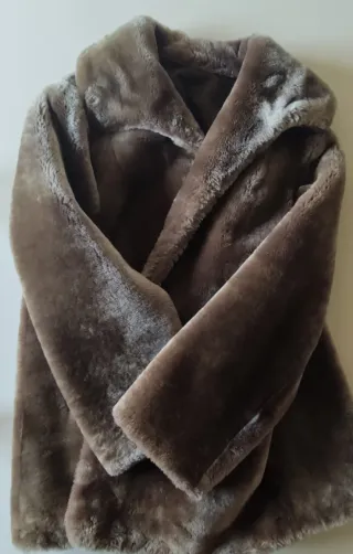 Chaquetón piel de señora, de la peletería Martín.