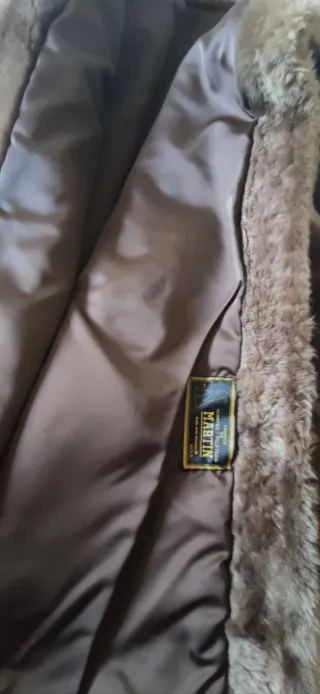 Chaquetón piel de señora, de la peletería Martín.