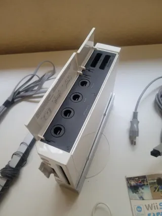 Nintendo Wii + Wii Sports